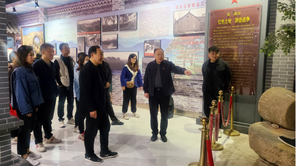 市文旅公司3月份新闻稿（一），福虎生威  一路同行--驻马店市文化旅游发展有限公司开展团建活动124.png